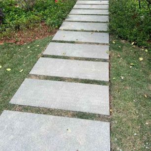 济南 芝麻黑小区踏步、汀步石铺装效果