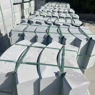 济南 芝麻灰弧形路沿石