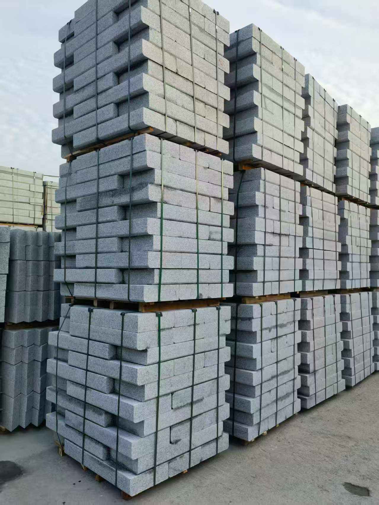 济南 路沿石（路侧石），颜色一致，尺寸标准