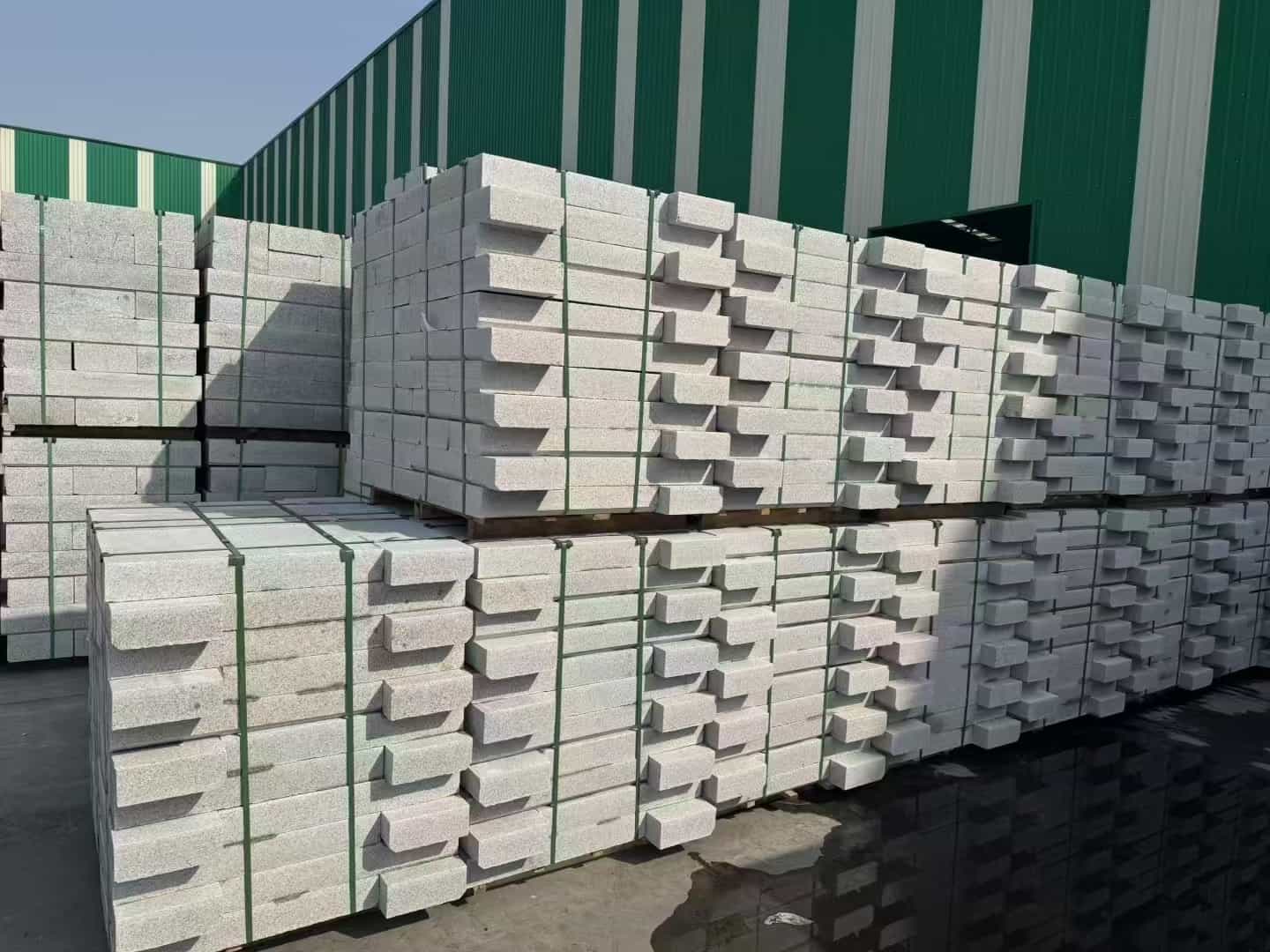 济南芝麻白路沿石