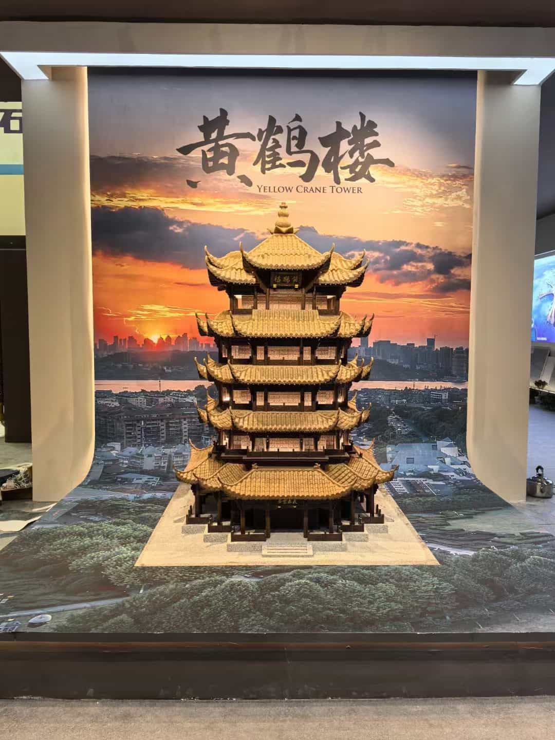 济南仿古石文创作品-黄鹤楼