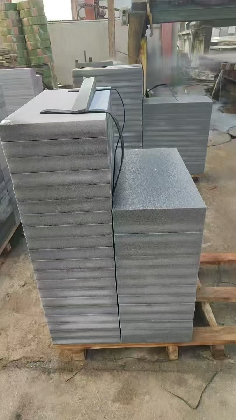 济南 芝麻灰火烧面300*600*50地铺石材