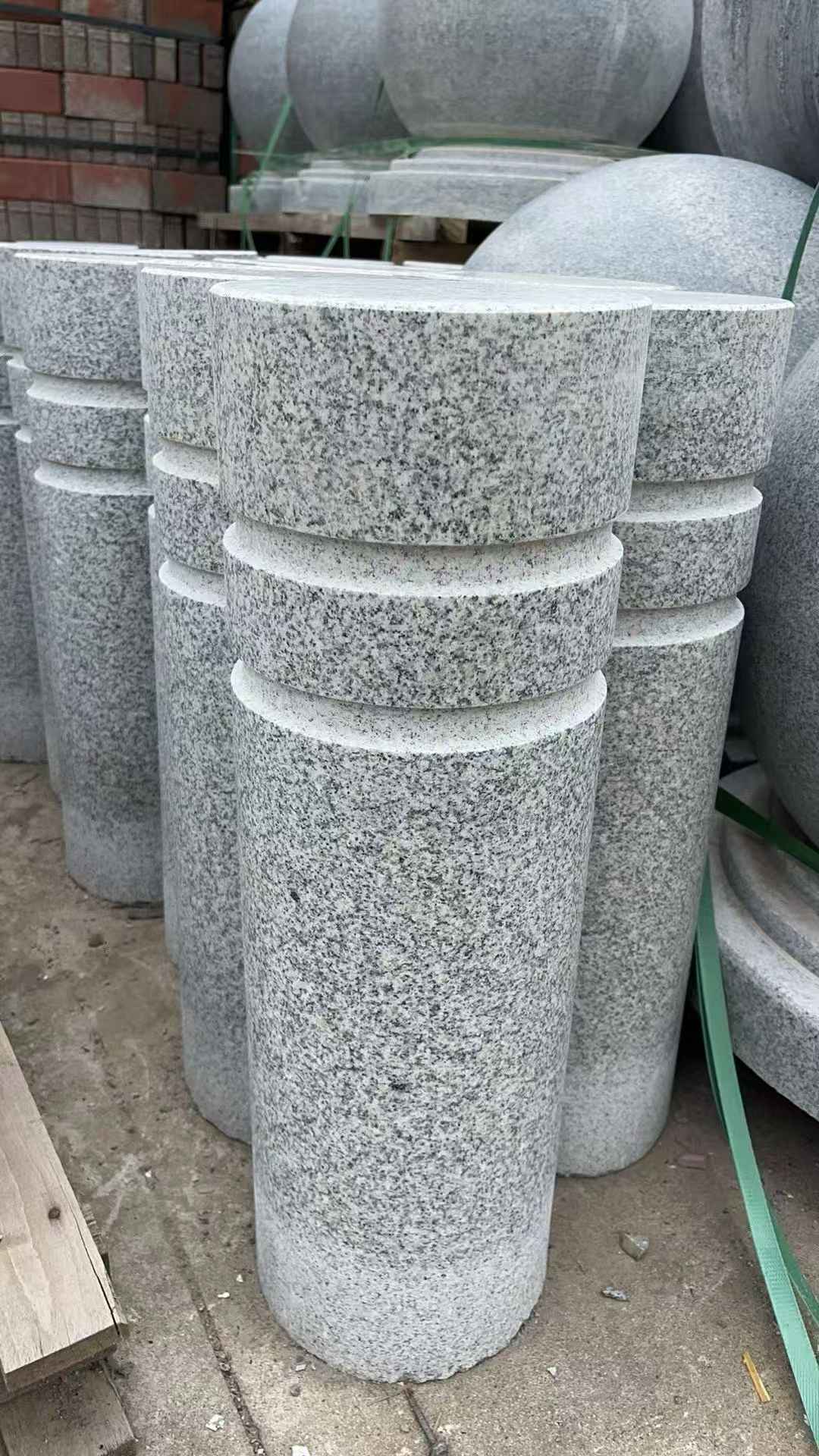 济南 芝麻白花岗岩挡车柱、隔离柱多少钱