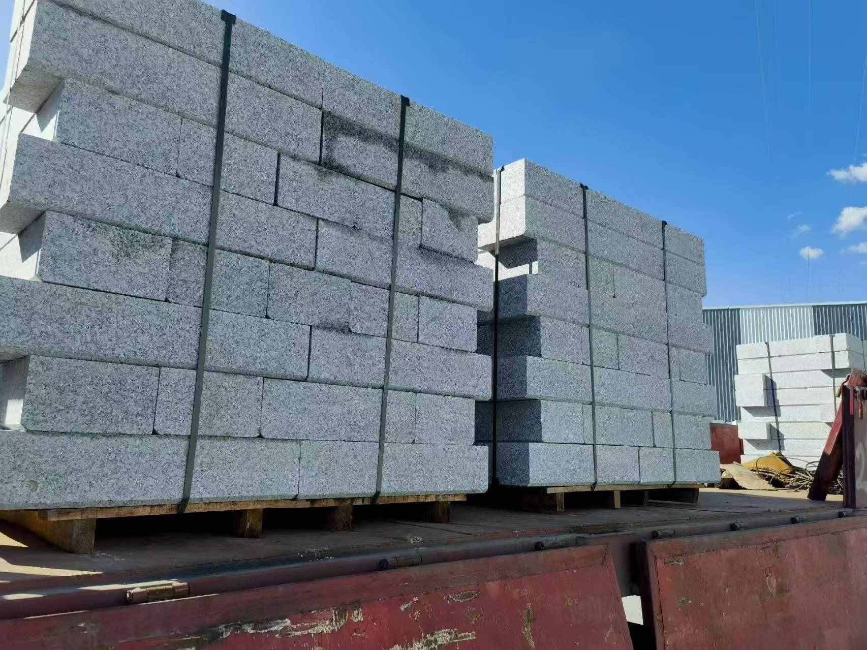 济南 路沿石装车出货