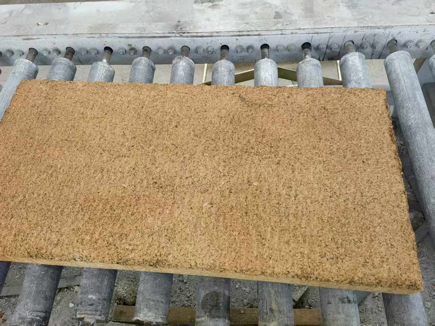 济南 菠萝面老石板，做旧仿古石，流水线生产加工