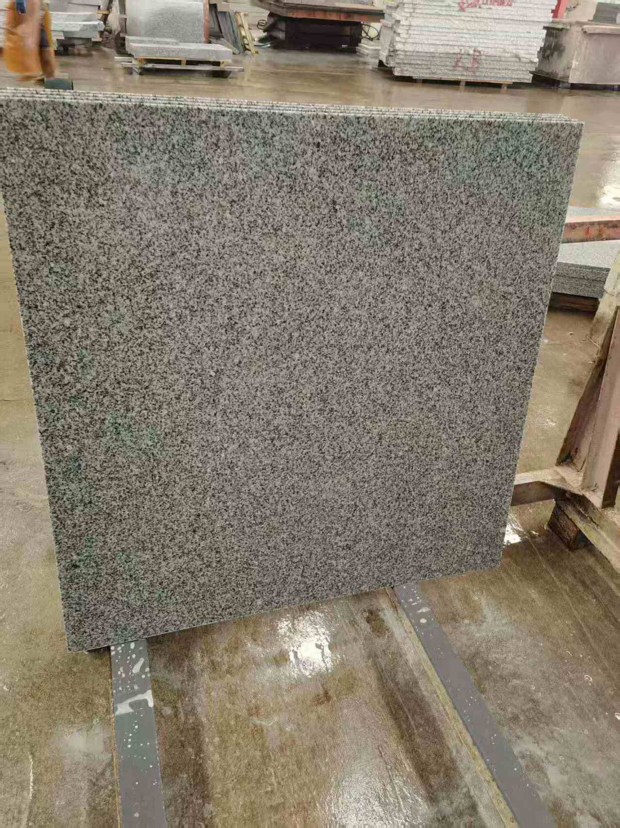 济南 芝麻白光面900*900，高地铁标准