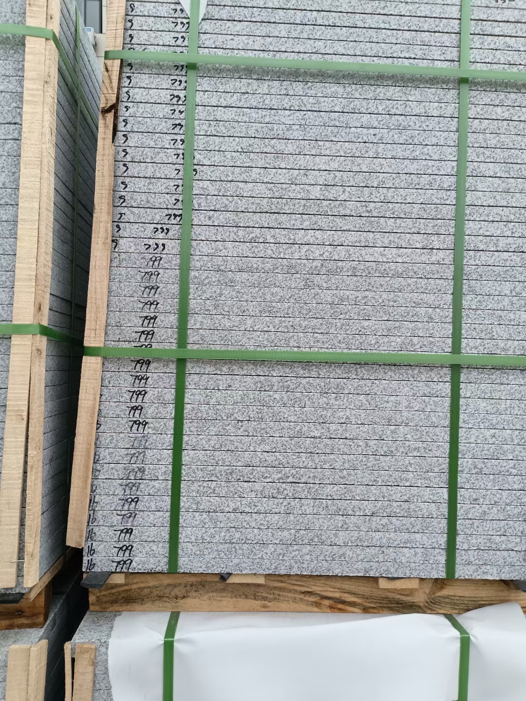 济南 芝麻白石材地铺做法